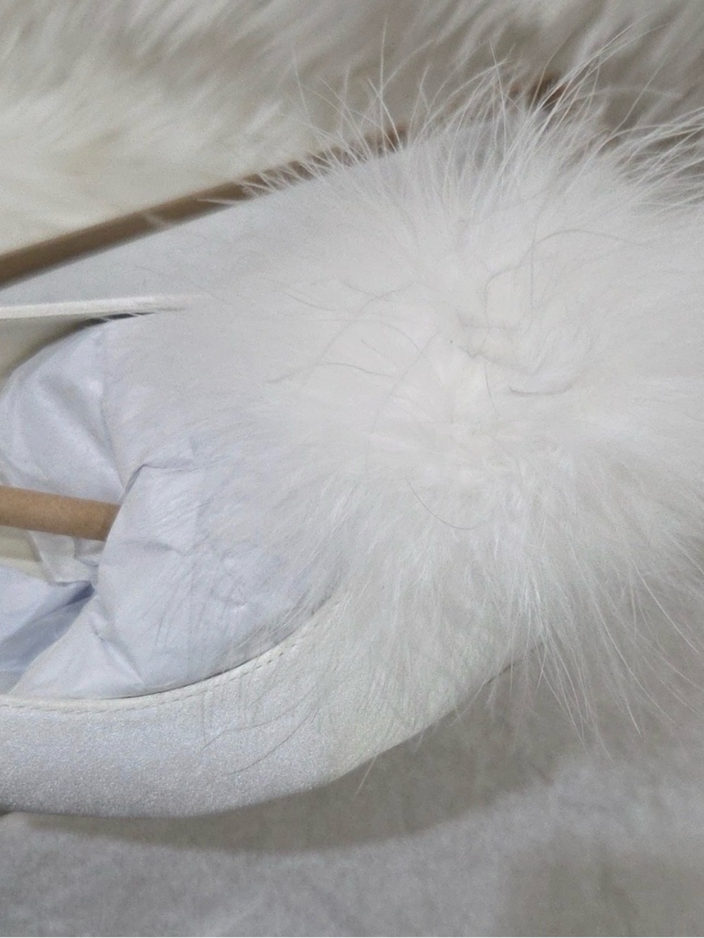 New! Dolce Vita White Feather Slingback Heels - Picture 9 of 11